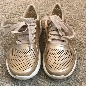 Women’s Croc’s tennis shoes
